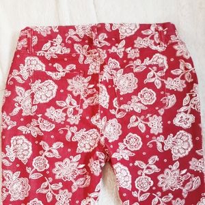 Faded Glory Floral Red And white capris